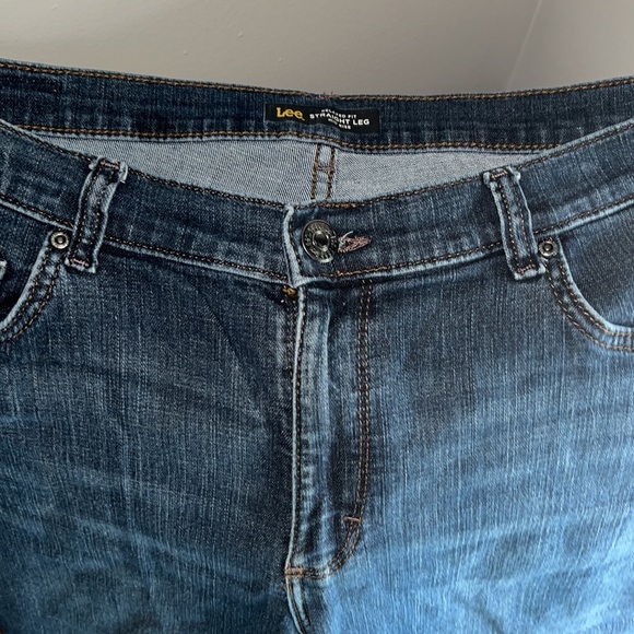 Lee relaxed fit straight leg mid rise dark wash blue jeans - Picture 2 of 6